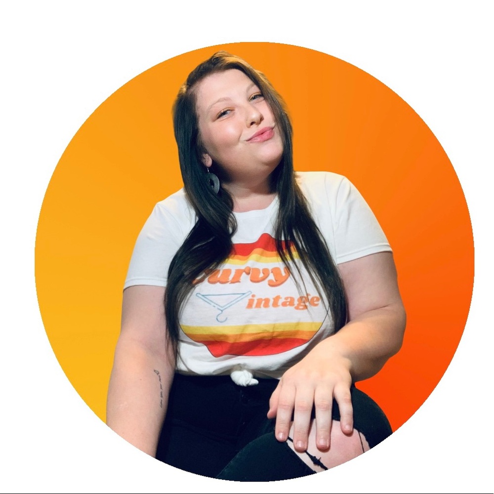 Meet your reseller,Sierra & Owner of Curvy Vintage